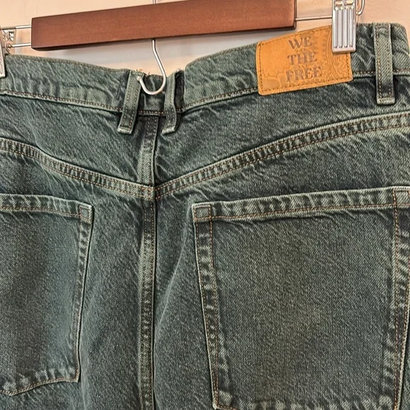 NWOT FREE PEOPLE WE THE FREE WOMENS FINAL COUNTDOWN CUFFED JEANS LUKE GREEN DYE - Picture 6 of 7
